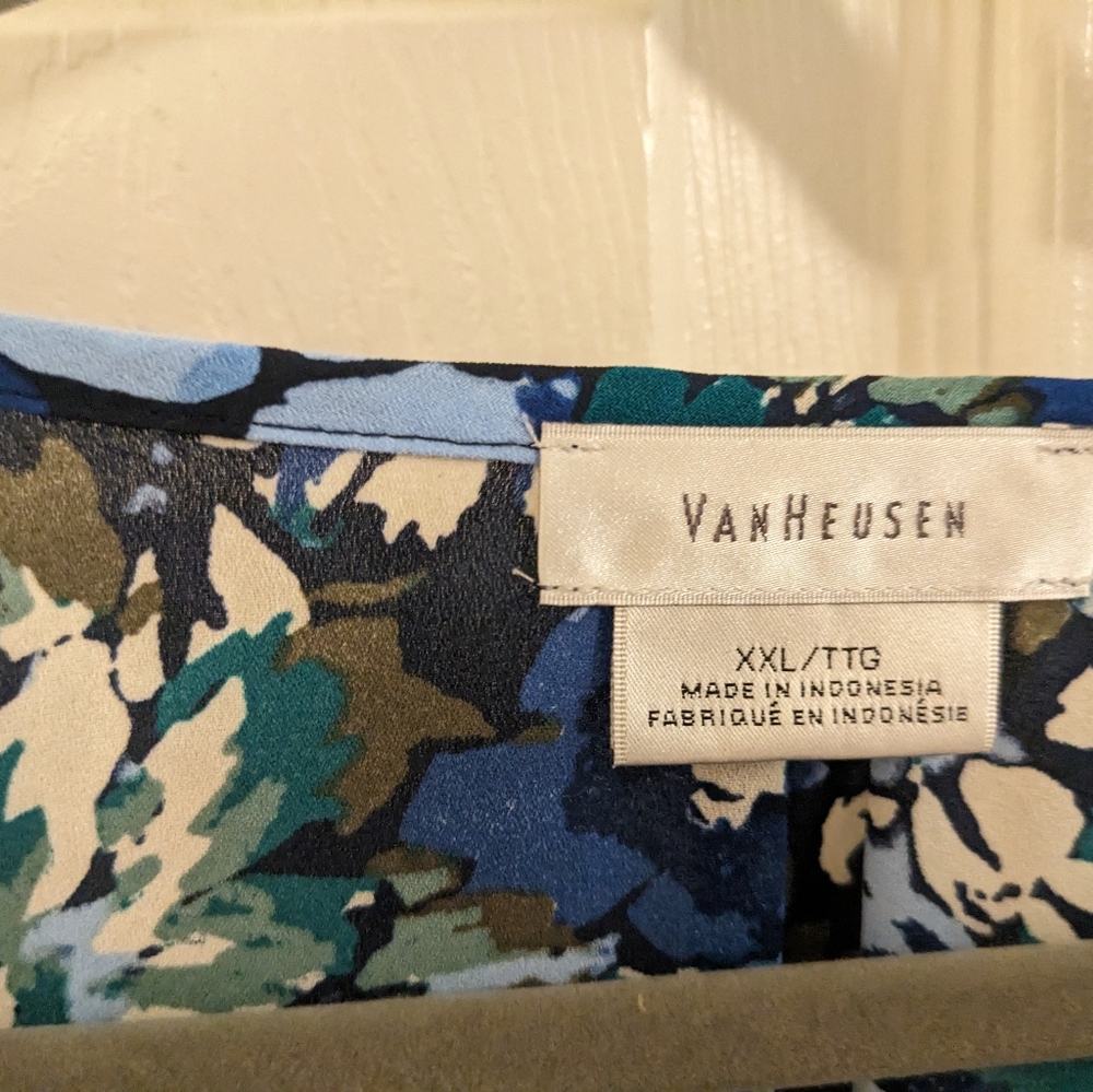 🔴3/$15. Van Heusen blue, floral, long sleeve blouse, size XXL - Picture 9 of 14